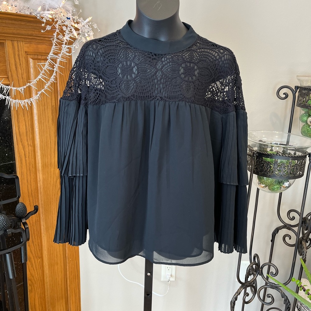 Abercrombie & Fitch black lace blouse
